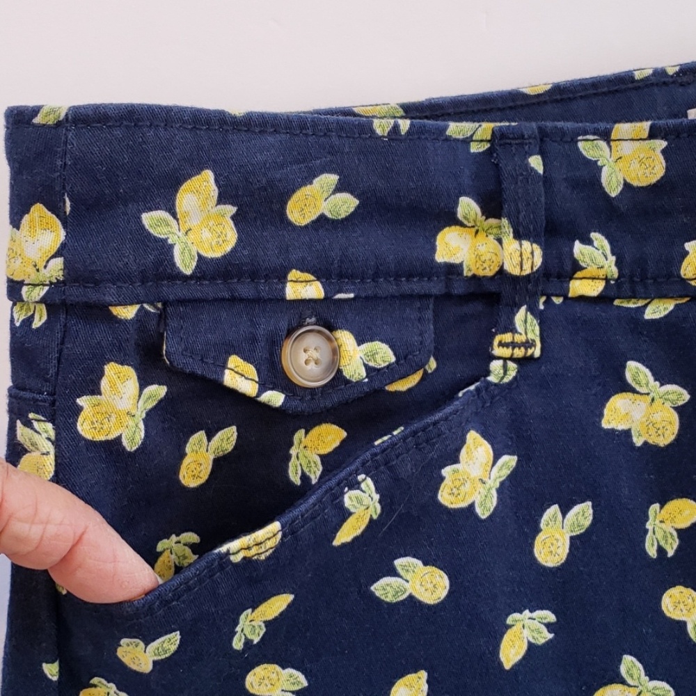 Charter Club Navy Shorts w/Lemons, Size 4 Petite - Picture 2 of 5